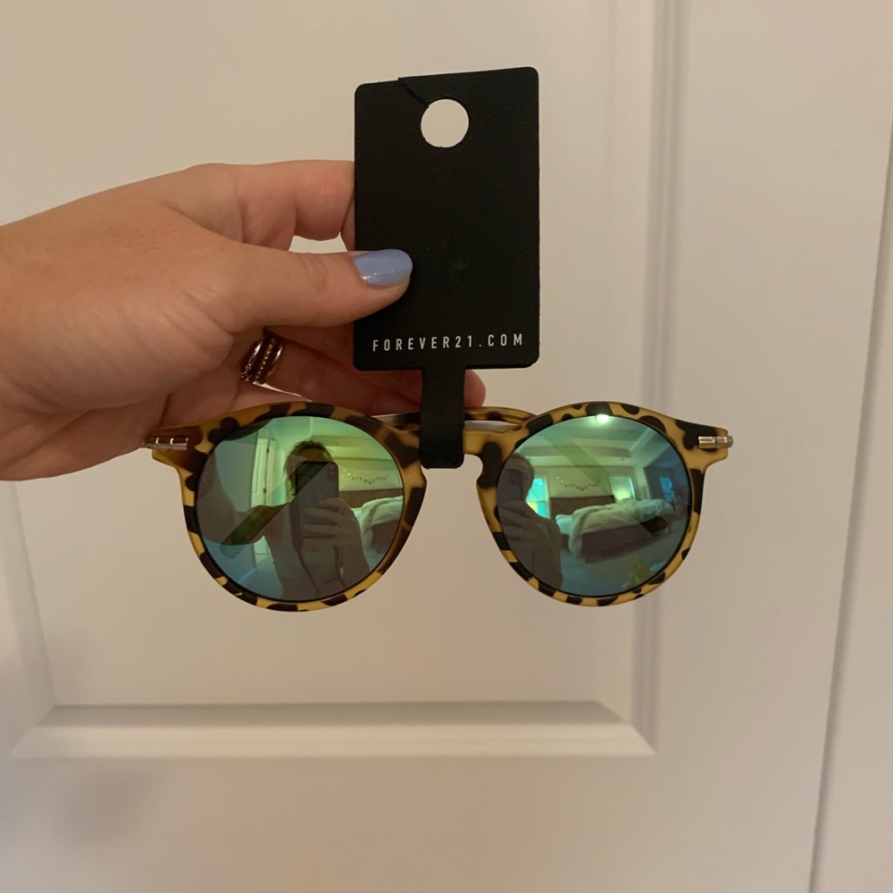 NWT Forever 21 sunglasses tortoise and blue mirror
